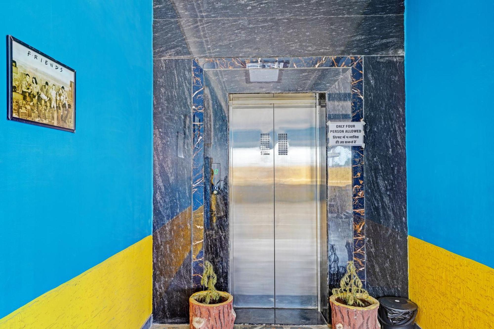 Hotel O Real Out Of The Blue 布什格尔 外观 照片